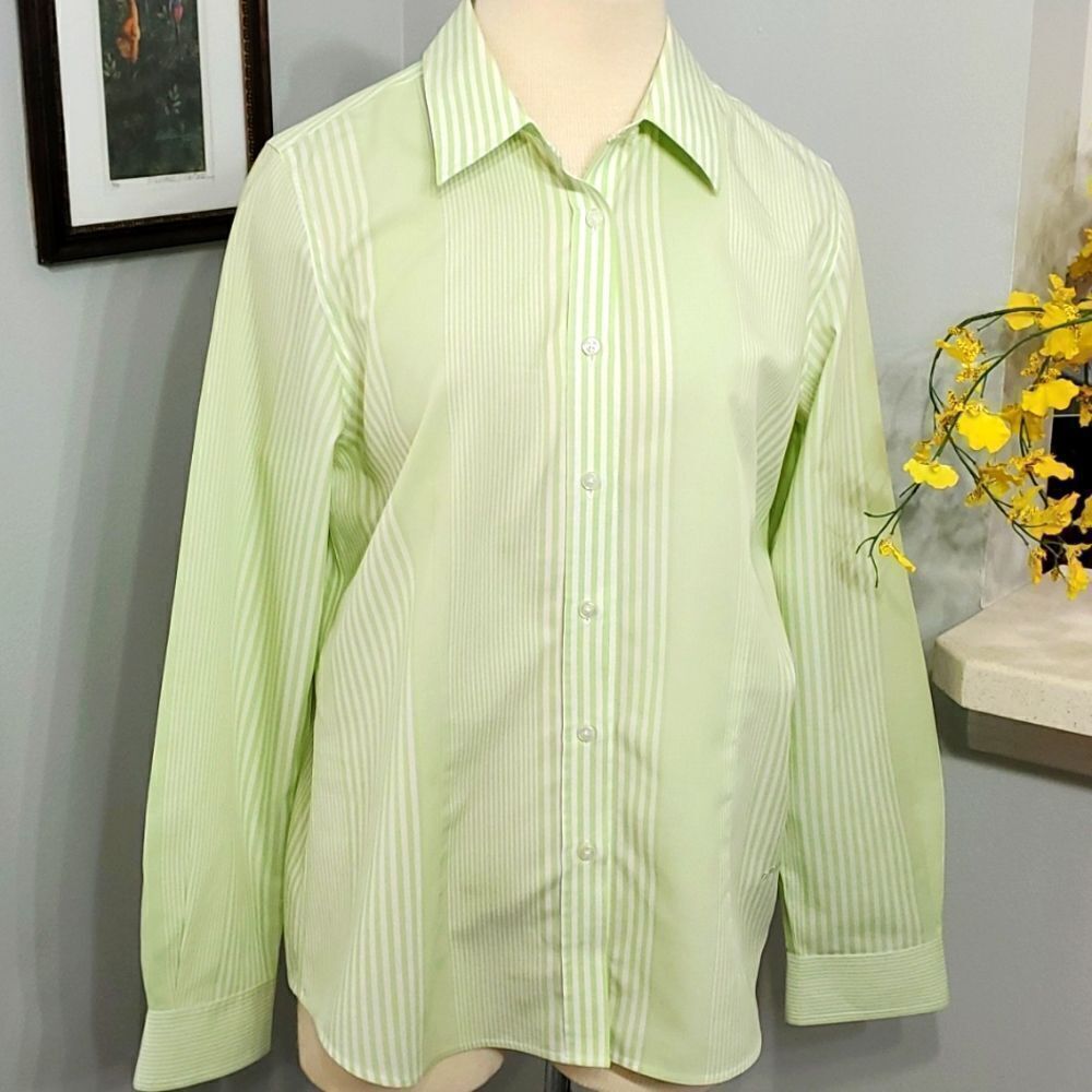 Women's Orvis green striped long sleeve‎ blouse. SIZE 10, WRINKLE FREE
